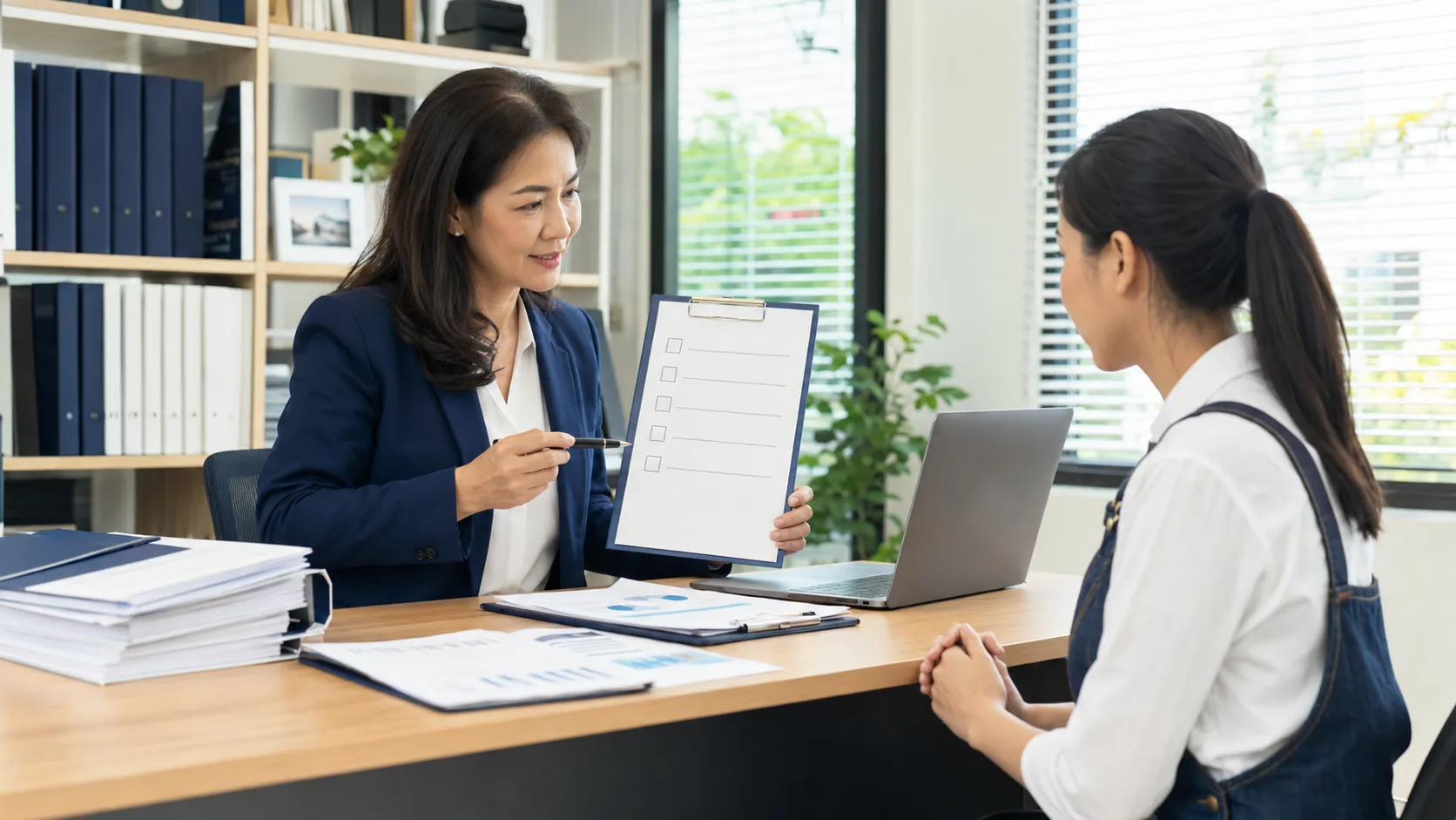 ผู้เชี่ยวชาญให้คำแนะนำการขึ้นทะเบียน VAT และภาษีที่เกี่ยวข้อง